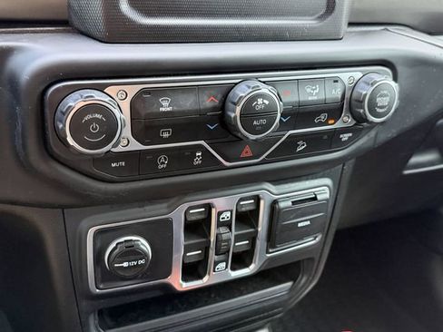 Used 2019 Jeep Wrangler Unlimited Sport S AWD/4WD image 23