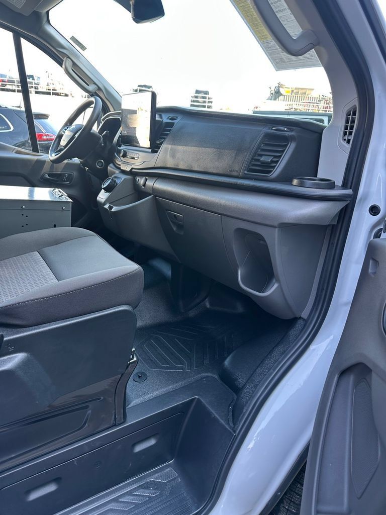 Used 2024 Ford E-Transit Low Roof RWD image 26