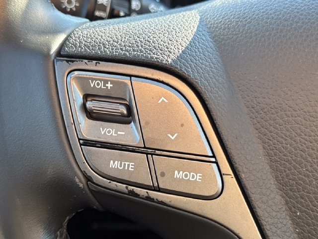 Used 2017 Hyundai Santa Fe Sport FWD image 33