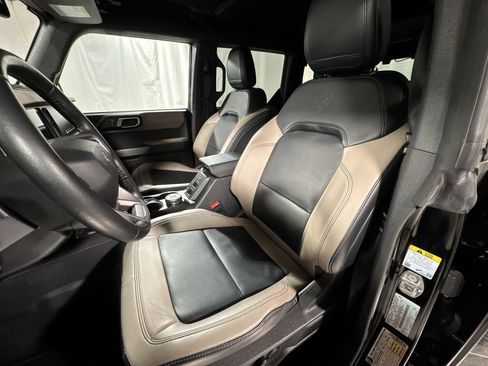 Used 2023 Ford Bronco Wildtrak image 17