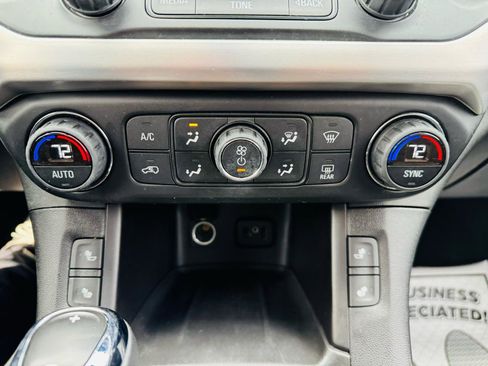 Used 2017 GMC Acadia SLE w/ Driver Alert Package I image 16