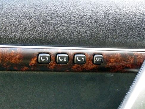 Used 2015 Toyota Land Cruiser AWD/4WD image 26