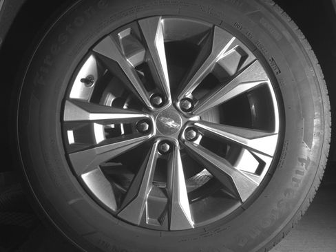 Used 2025 Chevrolet Equinox LT FWD image 12