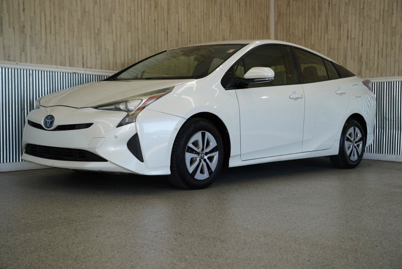 Used 2017 Toyota Prius Two w/ Prius Two Safety Plus Package FWD image 4