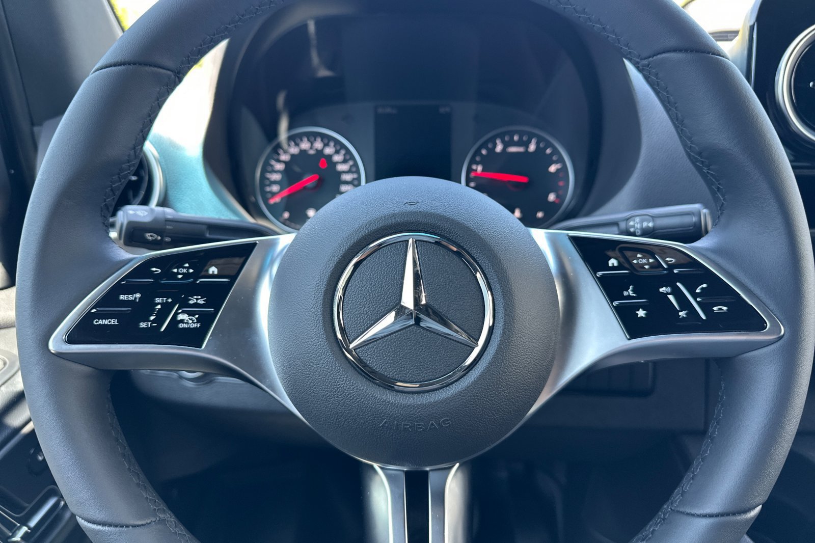 Used 2025 Mercedes-Benz Sprinter 2500 image 24
