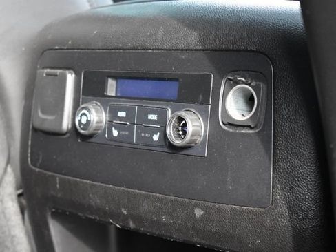 Used 2015 GMC Yukon SLT AWD/4WD image 18