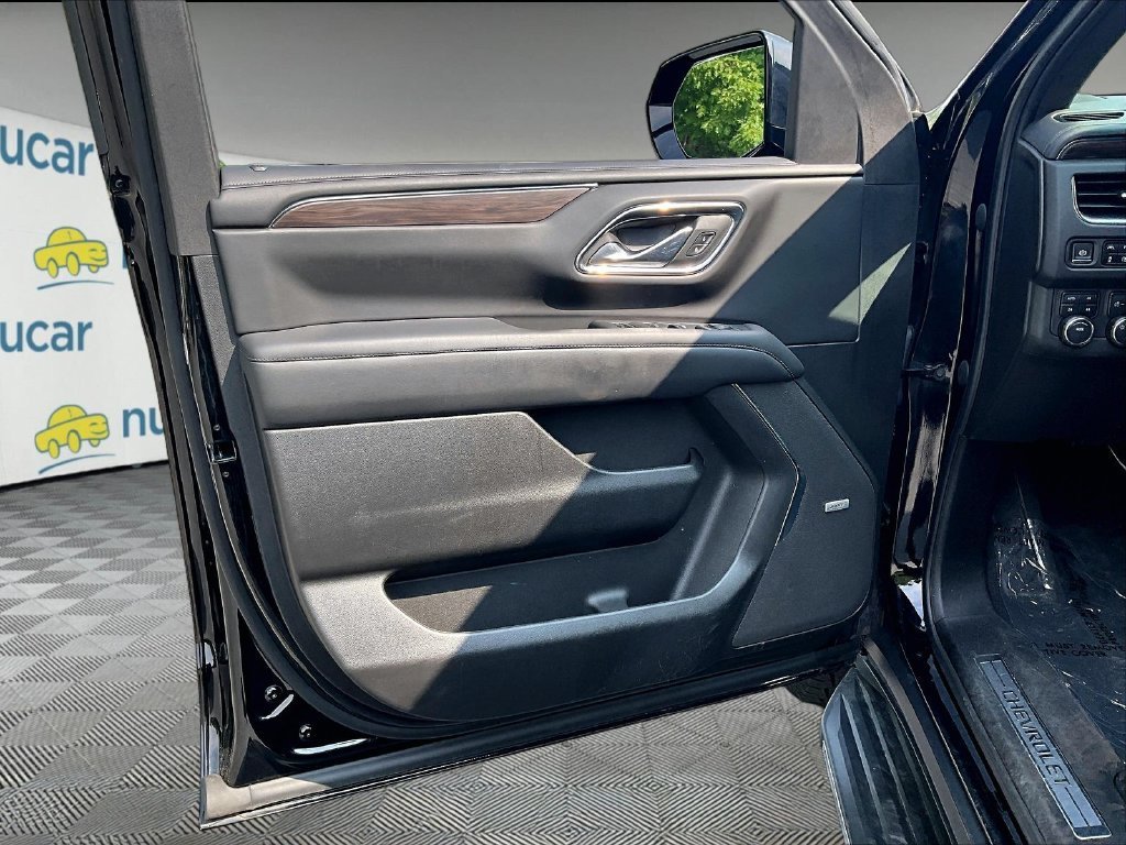 Used 2023 Chevrolet Tahoe LT w/ LT Signature Package AWD/4WD image 9