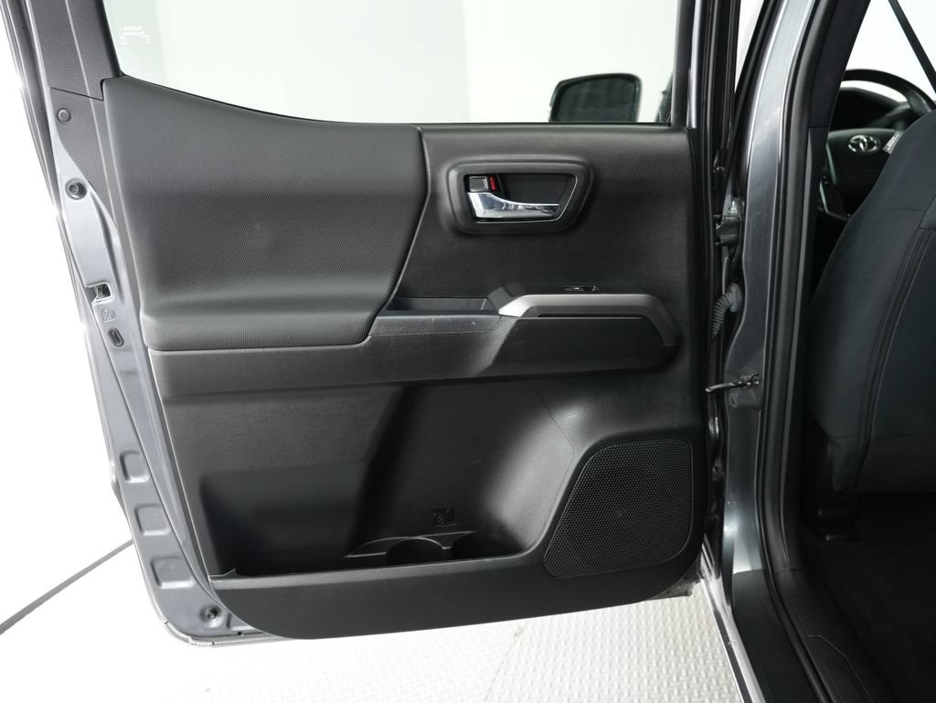 Used 2021 Toyota Tacoma TRD Sport w/ Technology Package AWD/4WD image 32