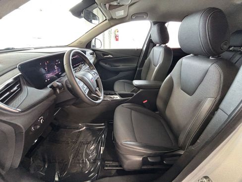 Used 2025 Buick Encore GX Preferred image 30