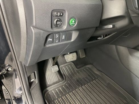 Used 2019 Honda Pilot Touring image 11