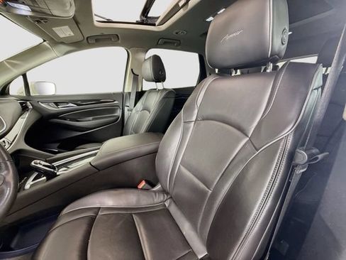 Used 2019 Buick Enclave Avenir w/ Avenir Technology Package AWD/4WD image 12