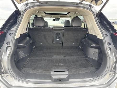 Used 2018 Nissan Rogue SL w/ Premium Package image 21