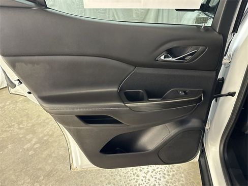 Certified 2023 GMC Acadia SLT image 25