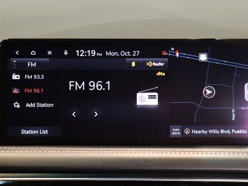 Used 2023 Genesis G70 2.0T image 35