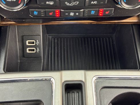 Used 2019 Ford F150 Lariat image 30