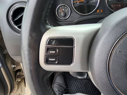 Used 2016 Jeep Compass High Altitude AWD/4WD image 15