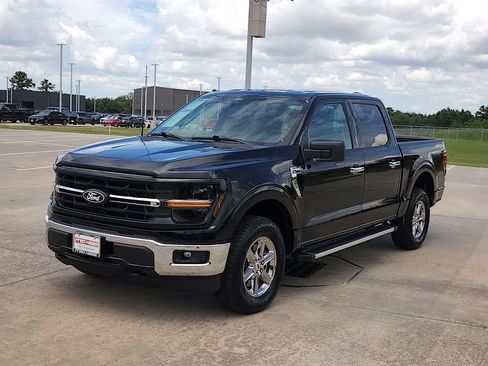 Used 2025 Ford F150 XLT w/ Equipment Group 301A Standard AWD/4WD image 9