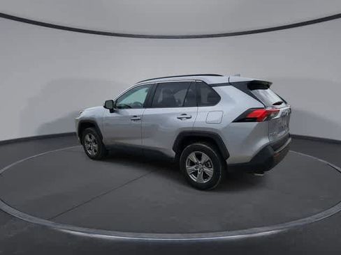 Used 2024 Toyota RAV4 XLE AWD/4WD image 2