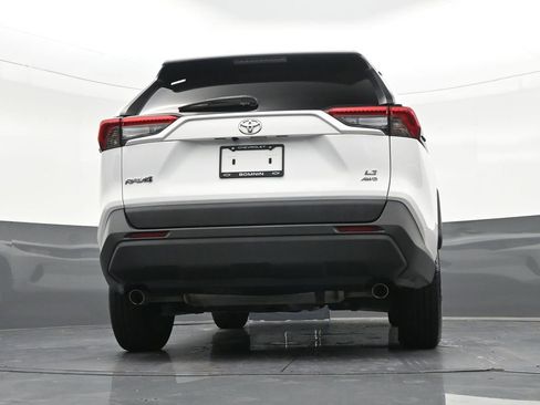 Used 2022 Toyota RAV4 LE AWD/4WD image 27