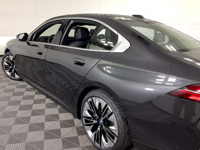 Used 2025 BMW i5 xDrive40 w/ Premium Package AWD/4WD image 51