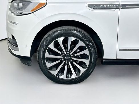 Certified 2023 Lincoln Navigator L Reserve AWD/4WD image 37