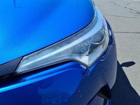 Used 2018 Toyota C-HR XLE FWD image 13