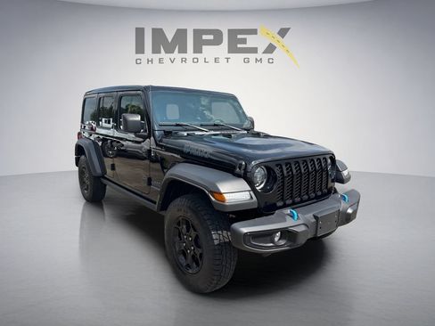 Used 2023 Jeep Wrangler Unlimited w/ Sun & Screen Package AWD/4WD image 8