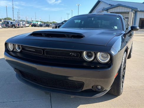Used 2018 Dodge Challenger R/T w/ Blacktop Package RWD image 5