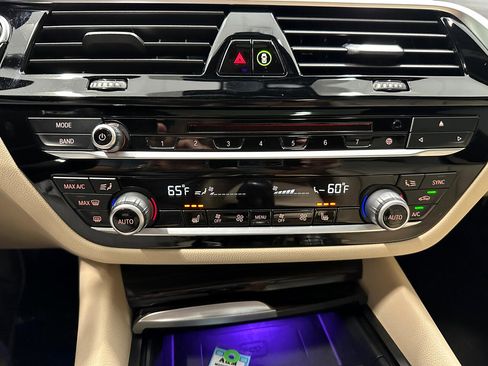 Used 2018 BMW 530i w/ Premium Package image 44