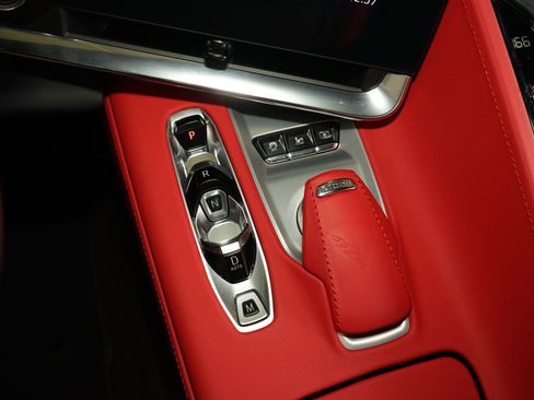 Used 2020 Chevrolet Corvette Stingray Preferred Cpe w/ 2LT Preferred Equipment Group RWD image 19