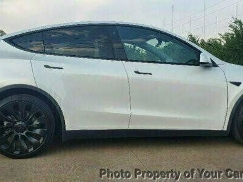 Used 2020 Tesla Model Y Long Range image 12