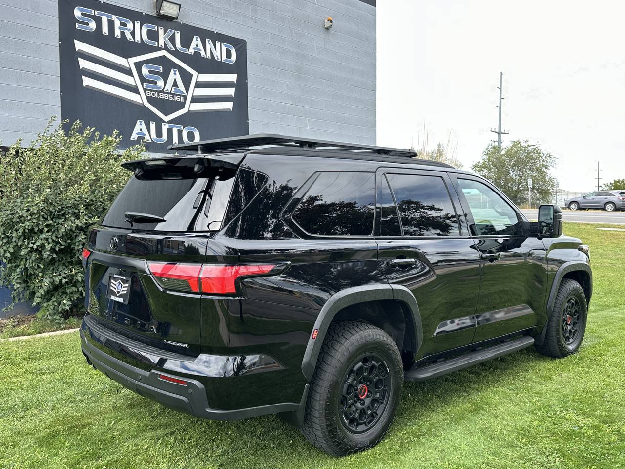 Used 2025 Toyota Sequoia TRD Pro AWD/4WD image 7