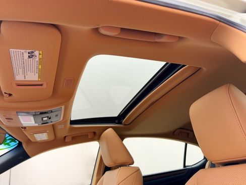 Used 2023 Lexus ES 300h w/ Premium Package FWD image 27