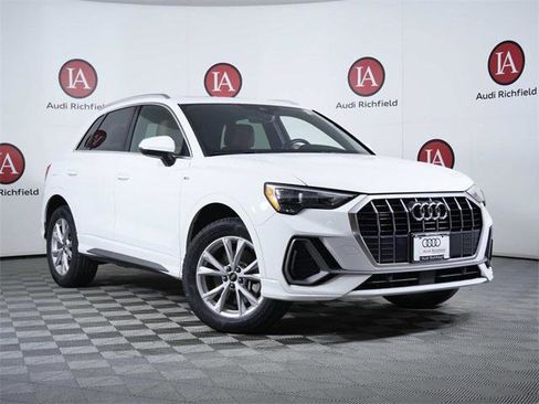 Used 2021 Audi Q3 2.0T Premium w/ Convenience Package image 1