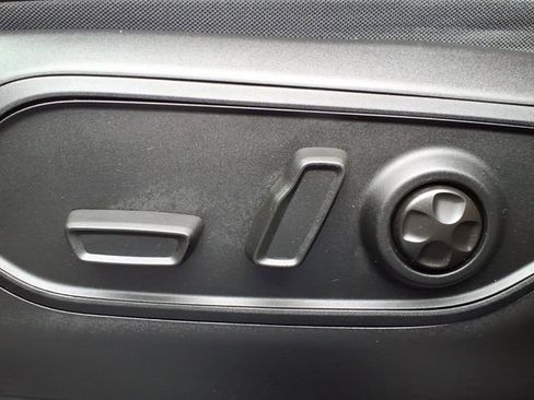 Certified 2023 Jeep Grand Cherokee Limited w/ Black Appearance Package image 28