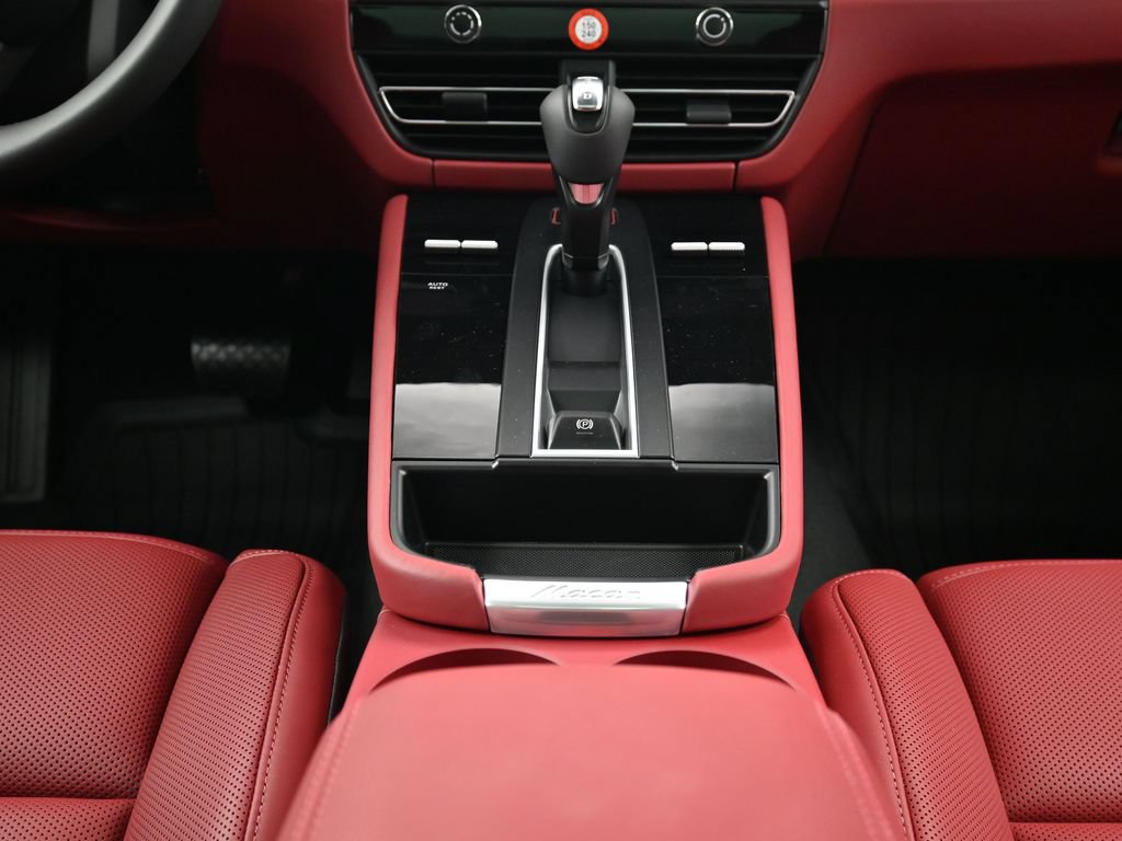 Certified 2026 Porsche Macan S AWD/4WD image 10