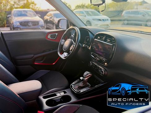 Used 2023 Kia Soul GT-Line w/ GT-Line Technology Package FWD image 10