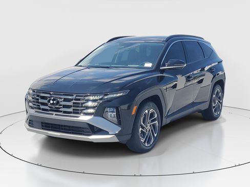 Used 2025 Hyundai Tucson Limited FWD image 3