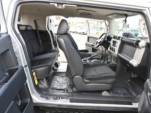 Used 2007 Toyota FJ Cruiser 4WD image 19