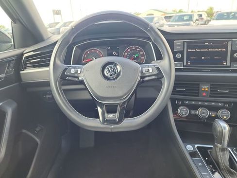 Used 2019 Volkswagen Jetta R-Line FWD image 13