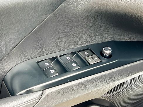 Used 2020 Toyota Camry XSE image 18