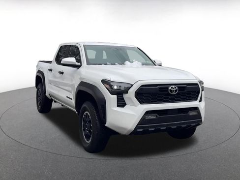Used 2025 Toyota Tacoma TRD Off-Road image 3