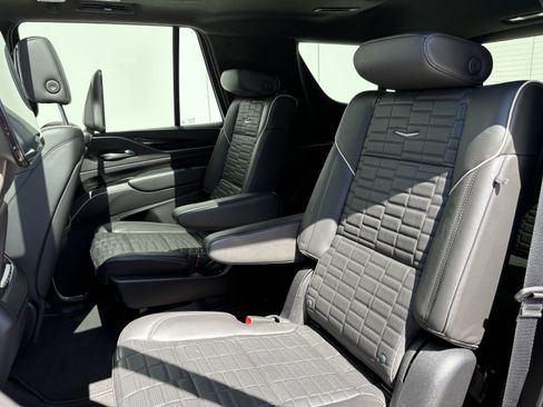 Used 2023 Cadillac Escalade V AWD/4WD image 13