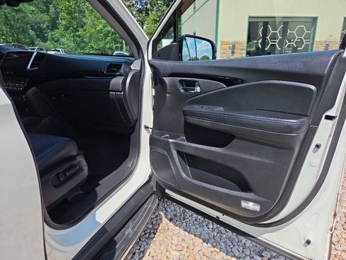 Used 2017 Honda Pilot Elite image 28