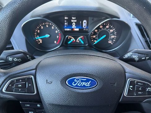 Used 2019 Ford Escape SE image 22
