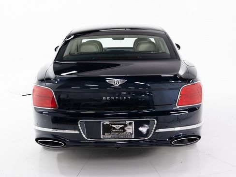 New 2026 Bentley Flying Spur Azure image 4