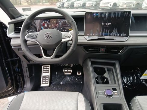 New 2026 Volkswagen Tiguan SE R-Line FWD image 13