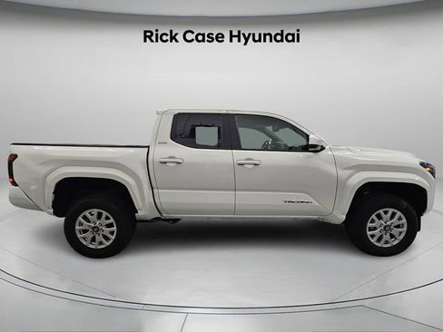 Used 2024 Toyota Tacoma SR5 image 4