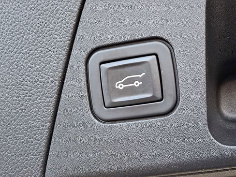 Used 2017 Buick Envision Essence image 28