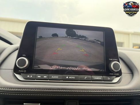 Used 2025 Nissan Rogue SV AWD/4WD image 19